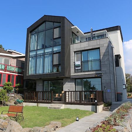Plumeria Pension Jeju Exterior photo