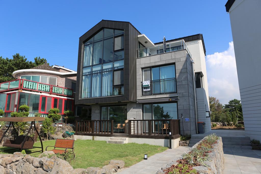 Plumeria Pension Jeju Exterior photo
