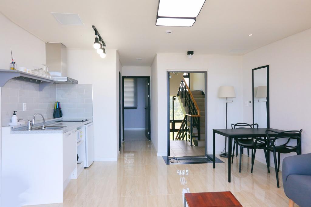 Plumeria Pension Jeju Exterior photo